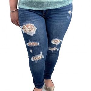 Plus Judy Blue Lace Patch Jeans (24W)